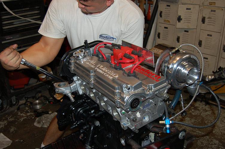 Charles rebuilding his 04 Dodge SRT-4 motor 