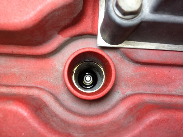 Neon SRT4 valve cover leak / oil in spark plug tube well seals