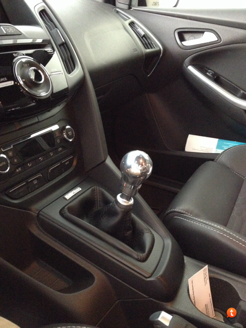 Focus ST MPx shift knob installed in Melvin from Puerto Rico's ST. 
